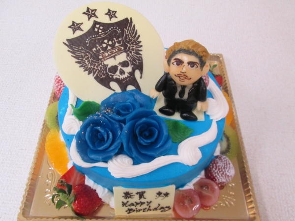 バースデーケーキに Jsbのロゴマークをプレートで エグザイルのショウキチを立体で 大阪市東住吉区 パティスリーデコ