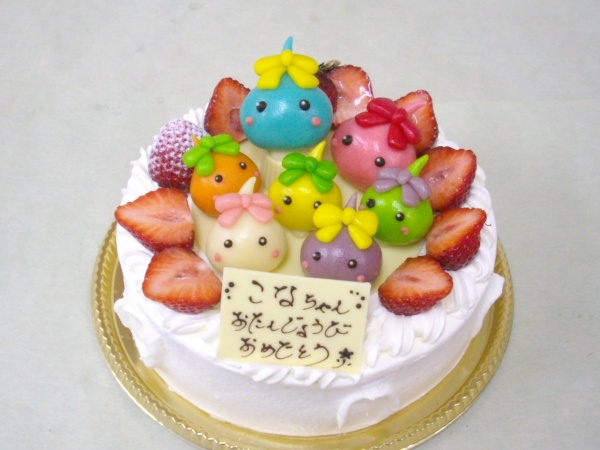 お誕生日ケーキに ほっぺちゃんを立体で可愛くトッピング 大阪市東住吉区 パティスリーデコ