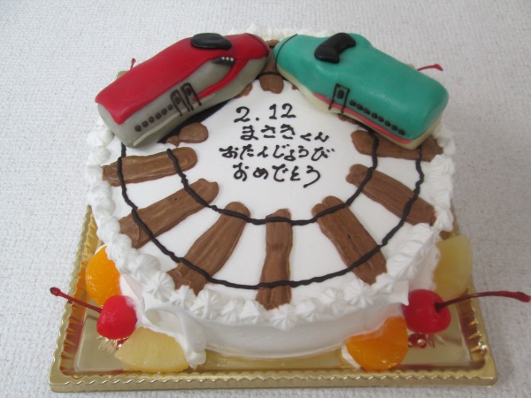 通販ケーキで 新幹線のこまちとはやぶさの連結した形を立体でトッピング 大阪市東住吉区 パティスリーデコ