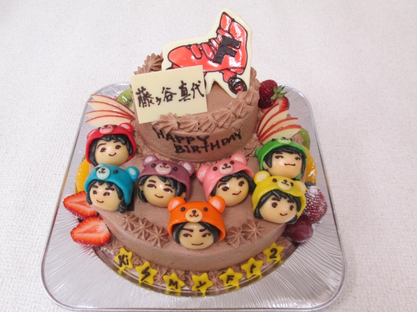 バースデーケーキに 2段大型ケーキにキスマイの人形を立体で スケート靴をプレートで 大阪市東住吉区 パティスリーデコ