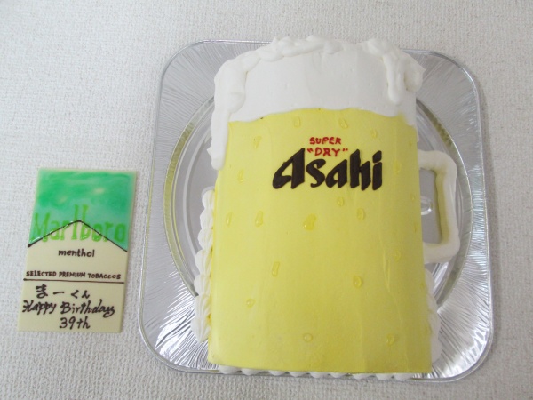 通販ケーキで パーティー大型のビールジョッキ立体形ケーキで 大阪市東住吉区 パティスリーデコ