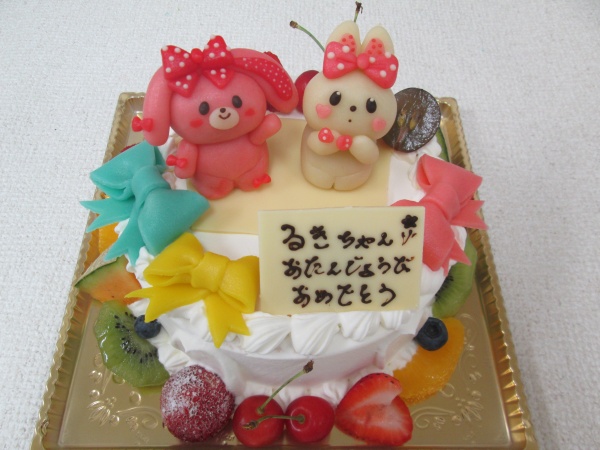 バースデーケーキに ぼんぼんりぼんちゃんとミルキーミミちゃんを立体でトピング 大阪市東住吉区 パティスリーデコ