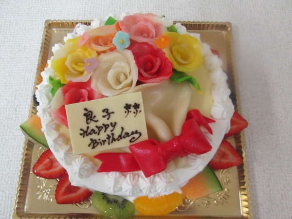 バースデーケーキに バラの花束を立体でトッピング 大阪市東住吉区 パティスリーデコ