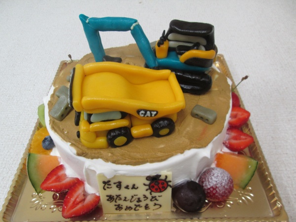 バースデーケーキに ショベルカーやキャタピラーを立体で工事現場風仕上げで 大阪市東住吉区 パティスリーデコ