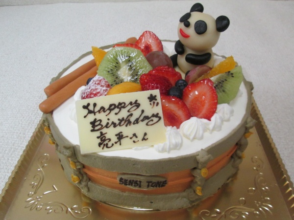 バースデーケーキに 楽器のドラムを立体形ケーキで パンダの立体もトッピング 大阪市東住吉区 パティスリーデコ