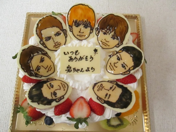 バースデーケーキに 三代目jsbのメンバーの顔をプレートでトッピング 大阪市東住吉区 パティスリーデコ