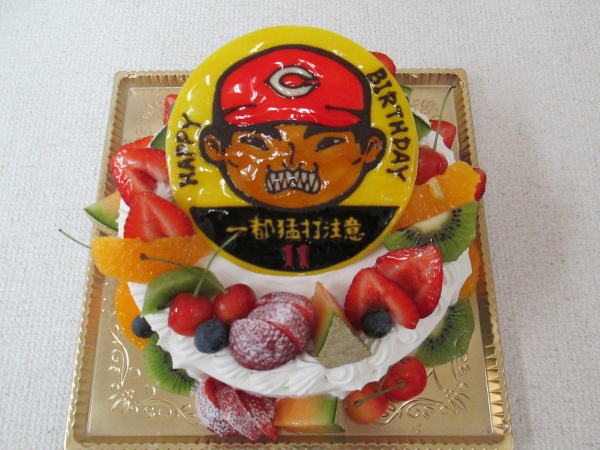 バースデーケーキに 広島カープのご指定のイラストをプレートをトッピング 大阪市東住吉区 パティスリーデコ