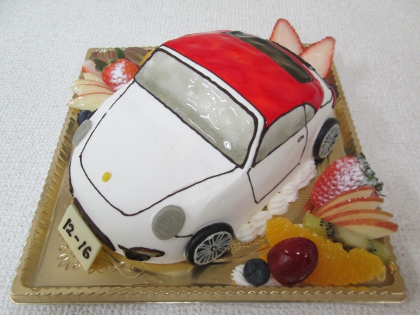 バースデーケーキに ご指定の車を立体形ケーキで 大阪市東住吉区 パティスリーデコ