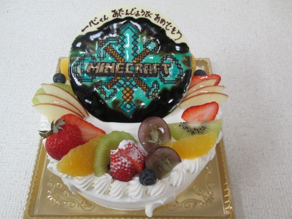 バースデーケーキに マインクラフトのロゴをプレートでトッピング 大阪市東住吉区 パティスリーデコ
