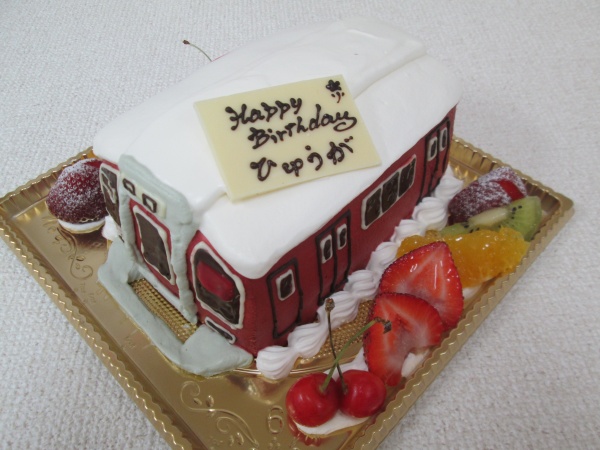バースデーケーキに 阪急電車9000系を立体形ケーキで 大阪市東住吉区 パティスリーデコ