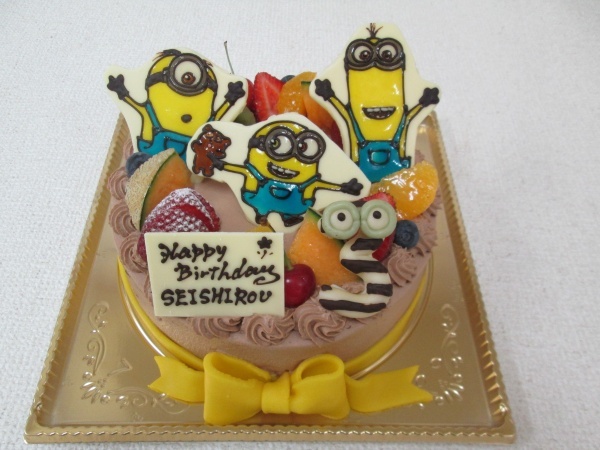 バースデーケーキに ご指定のミニオンをプレートで デザイン数字もトッピング 大阪市東住吉区 パティスリーデコ