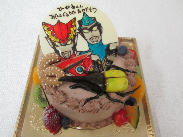 バースデーケーキに ウルトラマンルーブをプレートで ヘラクレスオオカブトを立体で 大阪市東住吉区 パティスリーデコ