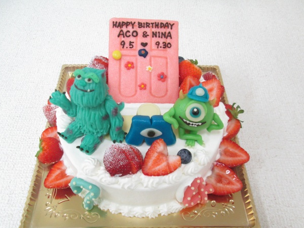 バースデーケーキに マイクとサリーを立体で ロゴとドア形プレートもトッピング 大阪市東住吉区 パティスリーデコ