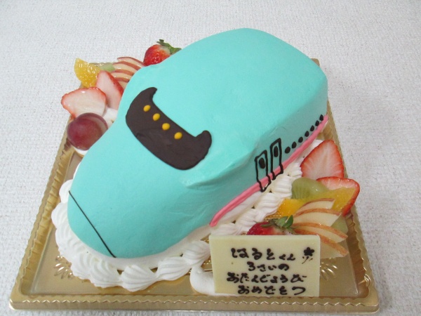 バースデーケーキに 新幹線のはやぶさを立体形ケーキで 大阪市東住吉区 パティスリーデコ