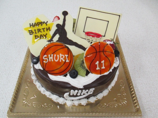バースデーケーキに バスケットボールやゴール ジョーダンとナイキロゴもプレートで 大阪市東住吉区 パティスリーデコ