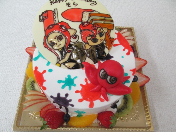 バースデーケーキに スプラトゥーンのタコボーイとタコガールをプレートで タコも付けて 大阪市東住吉区 パティスリーデコ