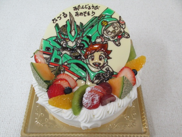 バースデーケーキに シンカリオンのハヤブサとシャショット男の子をプレートでトッピング 大阪市東住吉区 パティスリーデコ