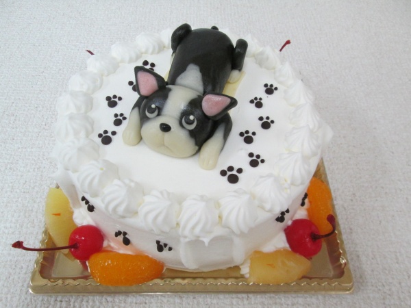 通販ケーキで 犬のフレンチブルドッグを立体でトッピング 大阪市東住吉区 パティスリーデコ