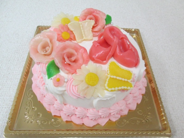 通販ケーキで ご指定デザインでバラやちょうちょ バレエシューズを立体でトッピング 大阪市東住吉区 パティスリーデコ
