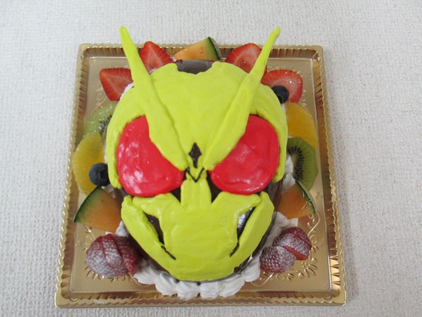バースデーケーキに 仮面ライダーゼロワンを立体形ケーキで 大阪市東住吉区 パティスリーデコ