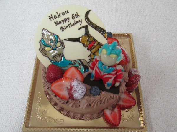 バースデーケーキに ウルトラマンフーマと怪獣のグドンをプレートで ギンガを立体で 大阪市東住吉区 パティスリーデコ