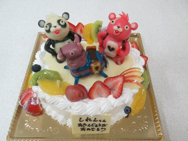 バースデーケーキに フォートナイトのクマやパンダやラマのキャラクターを立体でトッピング 大阪市東住吉区 パティスリーデコ