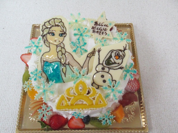 バースデーケーキに プリンセスプレートに雪の結晶やティアラもトッピング 大阪市東住吉区 パティスリーデコ